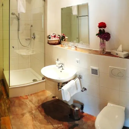 호텔 Arkadenhotel Im Kloster 3*
