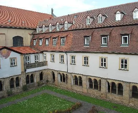 Arkadenhotel Im Kloster 3*
