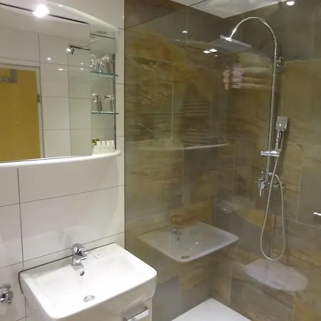 Arkadenhotel Im Kloster 3*