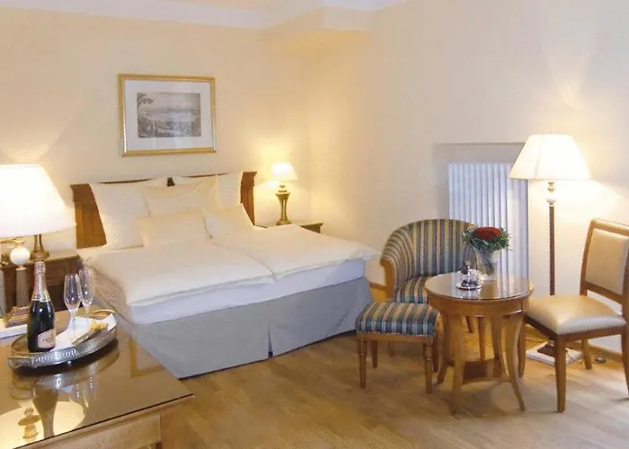 Arkadenhotel Im Kloster 3*