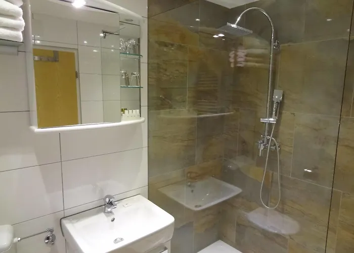 Arkadenhotel Im Kloster 3*