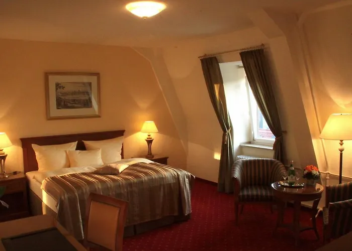מלון Arkadenhotel Im Kloster 3*