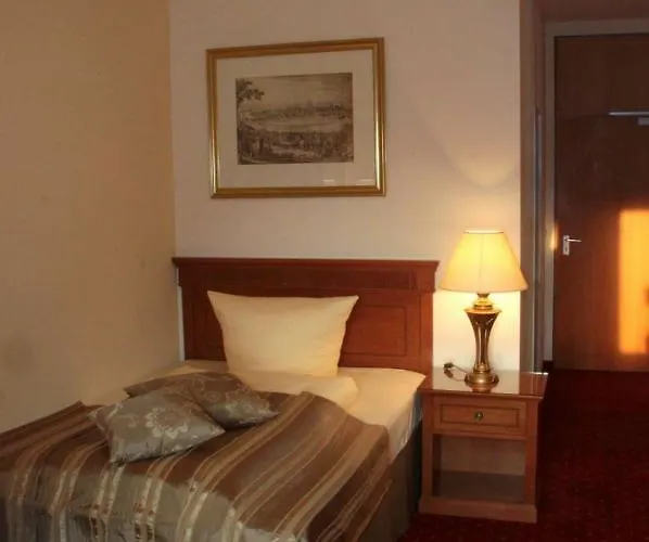 מלון Arkadenhotel Im Kloster באמברג